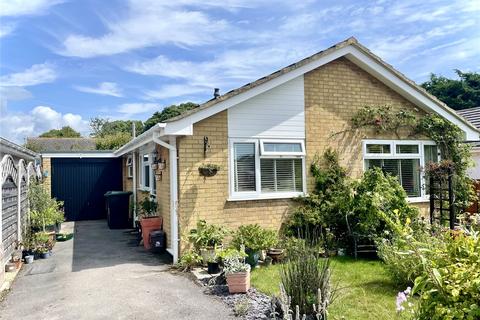 2 bedroom bungalow for sale, Mountbatten Close, Christchurch BH23