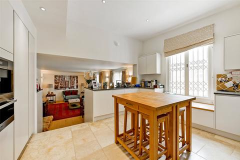 4 bedroom end of terrace house to rent, Park Street, Windsor, Berkshire, SL4