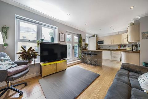 2 bedroom flat for sale, Kingston Hill, Kingston upon Thames