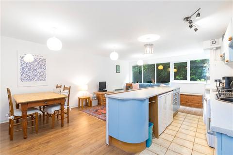 7, Masham Court Shaw Lane, Leeds, LS6 4DT