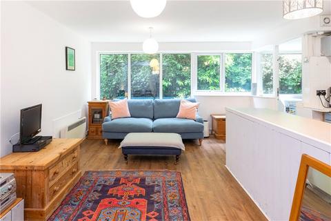 7, Masham Court Shaw Lane, Leeds, LS6 4DT