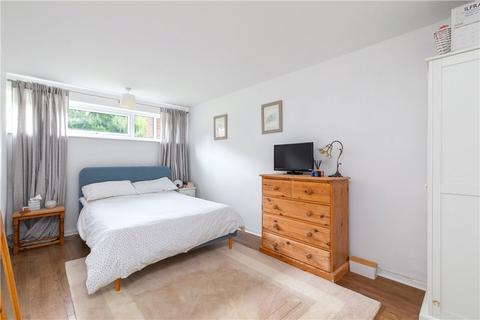 7, Masham Court Shaw Lane, Leeds, LS6 4DT