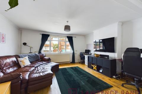 3 bedroom flat for sale, Whitby Road, Ruislip, HA4