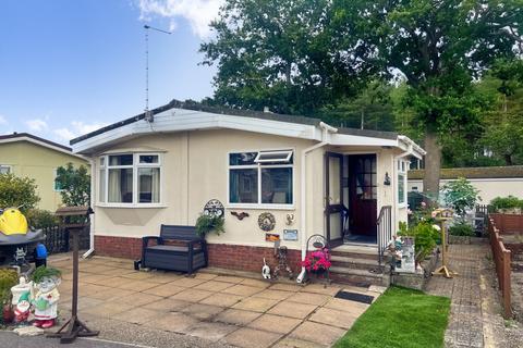 3 bedroom park home for sale, Oaktree Park St. Leonards, Nr. Ringwood BH24 2RW