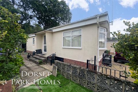 3 bedroom park home for sale, Oaktree Park St. Leonards, Nr. Ringwood BH24 2RW