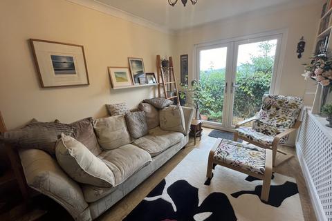 Ty Newydd, 1a Latimer Road, Llandeilo, SA19 6HS