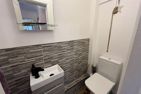 Ty Newydd, 1a Latimer Road, Llandeilo, SA19 6HS