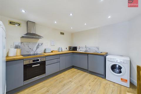 2 bedroom apartment for sale, Mitchell Hill, Truro