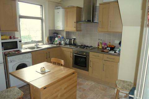 2 bedroom flat to rent, Northfield Avenue