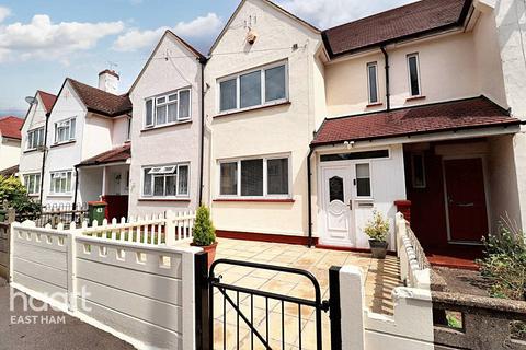 1 bedroom property for sale, Folkestone Road, London