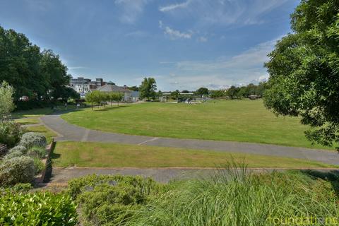 2 bedroom flat for sale, Park Road, Bexhill-on-Sea, TN39