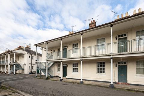 2 bedroom apartment for sale, Campfield Road, Southend-on-sea, SS3