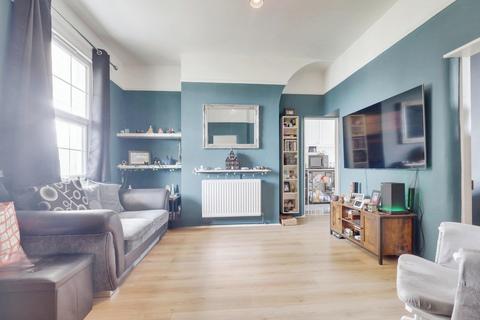 2 bedroom apartment for sale, Campfield Road, Southend-on-sea, SS3