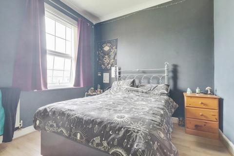 2 bedroom apartment for sale, Campfield Road, Southend-on-sea, SS3