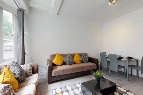 2 bedroom apartment to rent, London W2