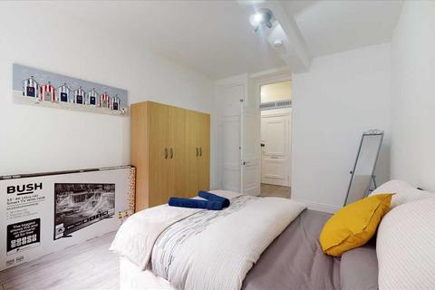 2 bedroom apartment to rent, London W2