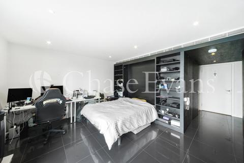 Studio to rent, West Tower, Pan Peninsula, Canary Wharf, E14