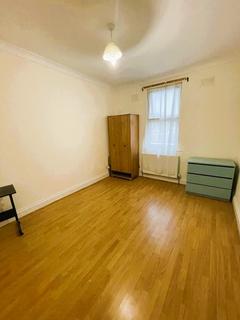 3 bedroom flat to rent, Melbourne Road, Ilford IG1