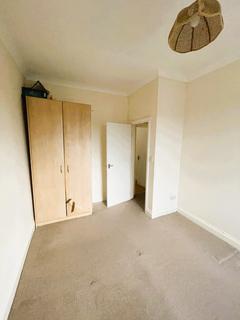 3 bedroom flat to rent, Melbourne Road, Ilford IG1