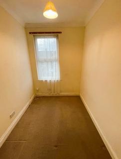 3 bedroom flat to rent, Melbourne Road, Ilford IG1