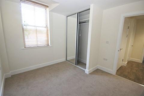 1 bedroom apartment to rent, St Peters House, Iver SL0