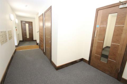 1 bedroom apartment to rent, St Peters House, Iver SL0