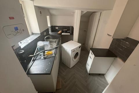 3 bedroom flat to rent, Condercum Road, Benwell NE4