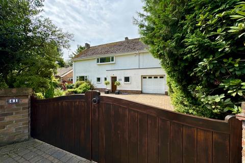 4 bedroom detached house for sale, Rainford Road, Dentons Green