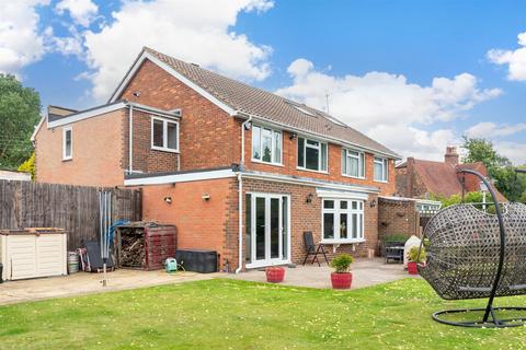 Roselyn Green Street Green Road, Dartford, DA2 8DP