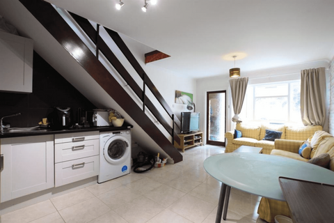 3 bedroom townhouse to rent, Wheatlands, HOUNSLOW TW5