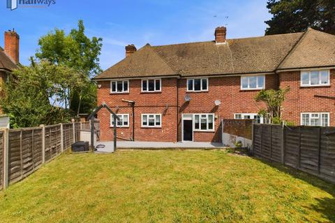 108 Grafton Road, Worcester Park, KT4 7QR