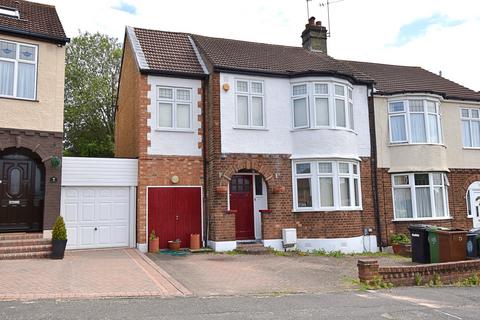 4 bedroom semi-detached house for sale, Nightingale Avenue, Highams Park , London. E4 9RG