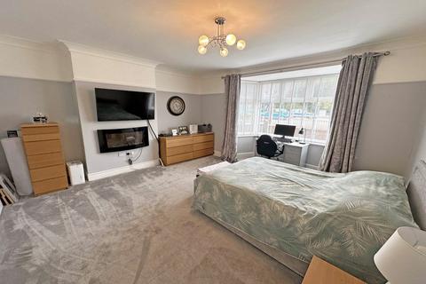 2 bedroom flat for sale, Coast Road, North Shields, North Tyneside