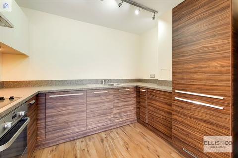 2 bedroom apartment to rent, The Green, Southall, UB2