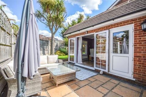 1 Takeley Close, Romford, RM5 3PX