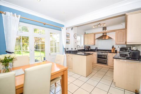 1 Takeley Close, Romford, RM5 3PX