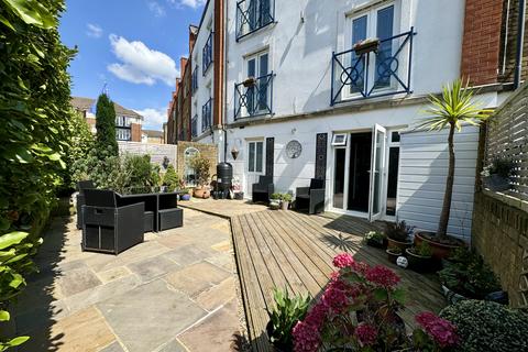 4 bedroom townhouse for sale, San Juan Court, Eastbourne, East Sussex, BN23