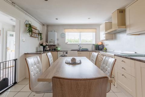 82 Hawthorn Close, Patchway, Bristol, BS34 5SE