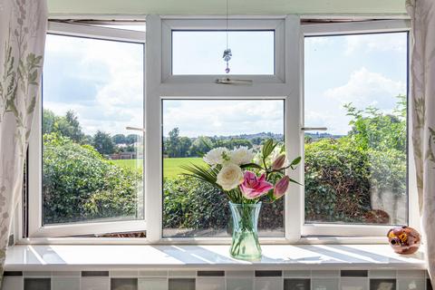 46 Carlyle Road, Aston Fields, Bromsgrove, B60 2PJ