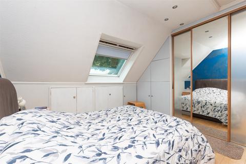 1 bedroom end of terrace house for sale, Artillery Row, Gravesend, Kent