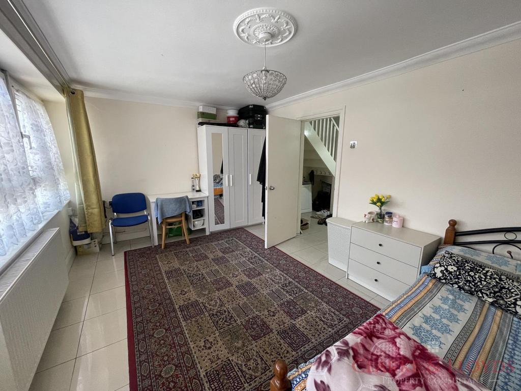 2-Bedroom Maisonette with 2-Bathrooms For Sale