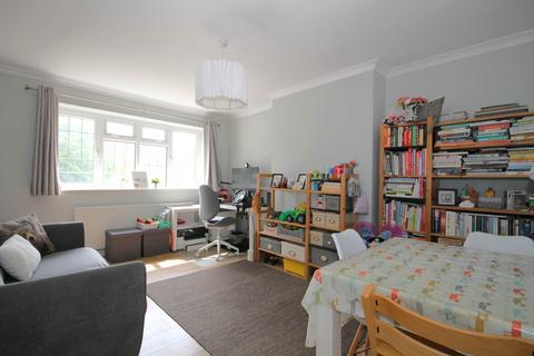 2 bedroom maisonette for sale, Stonecot Hill, Sutton