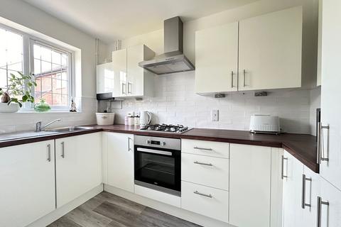 37 Froden Brook, Billericay, CM11 2TW