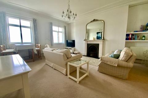 2 bedroom flat to rent, Lewes Crescent, Brighton, BN2