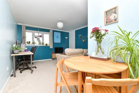 7 Plesman Way, Wallington, SM6 9NB