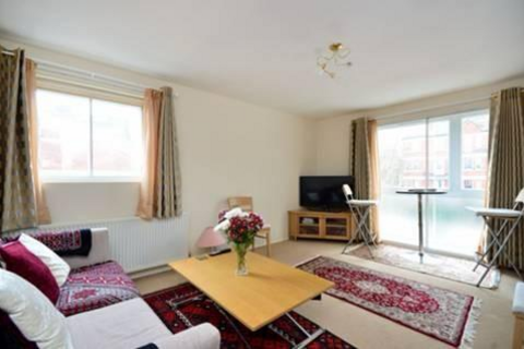 2 bedroom flat to rent, Ravensmede Way, London W4