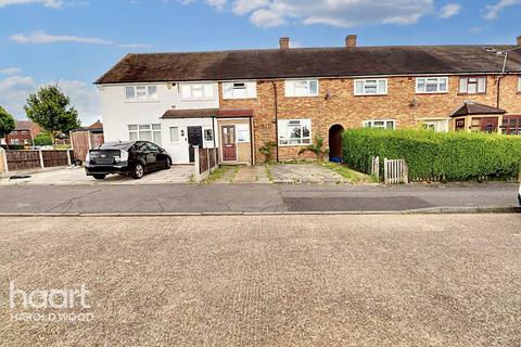 3 bedroom terraced house for sale, Bedale Road, Romford