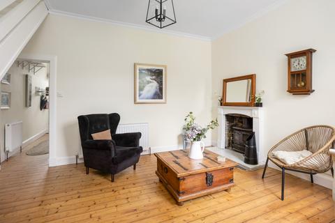 4 Lennie Cottages Craigs Road, Edinburgh, EH12 0BB