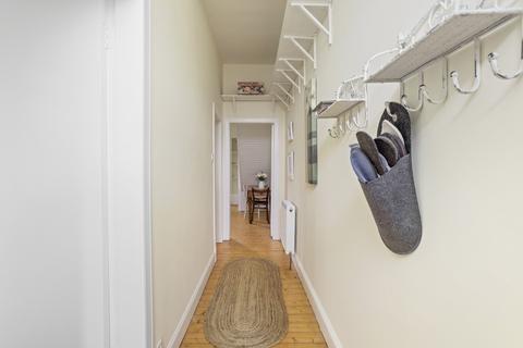 4 Lennie Cottages Craigs Road, Edinburgh, EH12 0BB