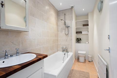 4 Lennie Cottages Craigs Road, Edinburgh, EH12 0BB